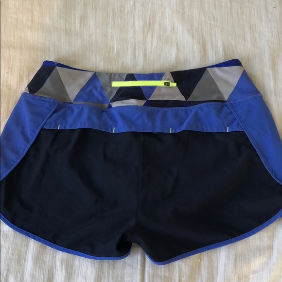 Workout Shorts with back pocket - Picture 2 of 2